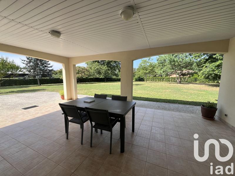 Maison - 221 m² - 6 pièces