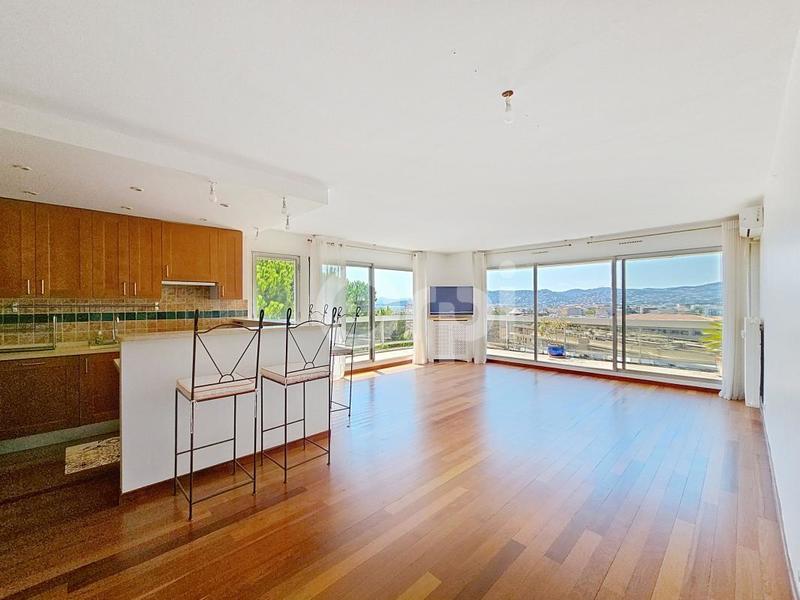 Appartement - 89 m² - 3 pièces