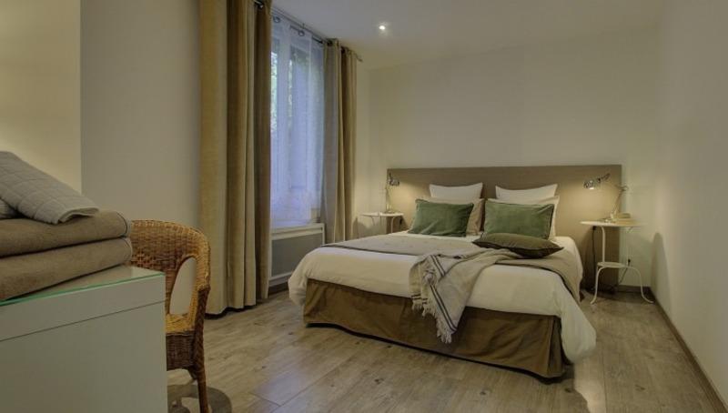 Maison - 900 m² - 24 pièces