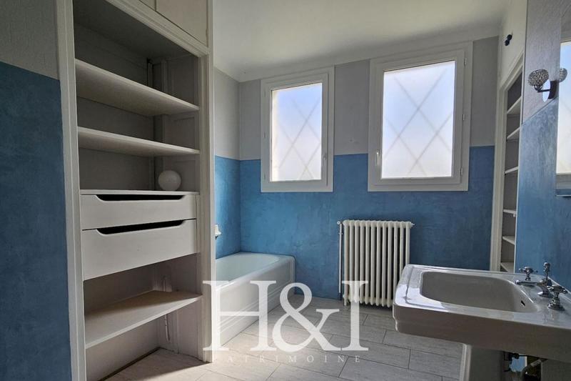 Propriété - 180 m² - 7 pièces