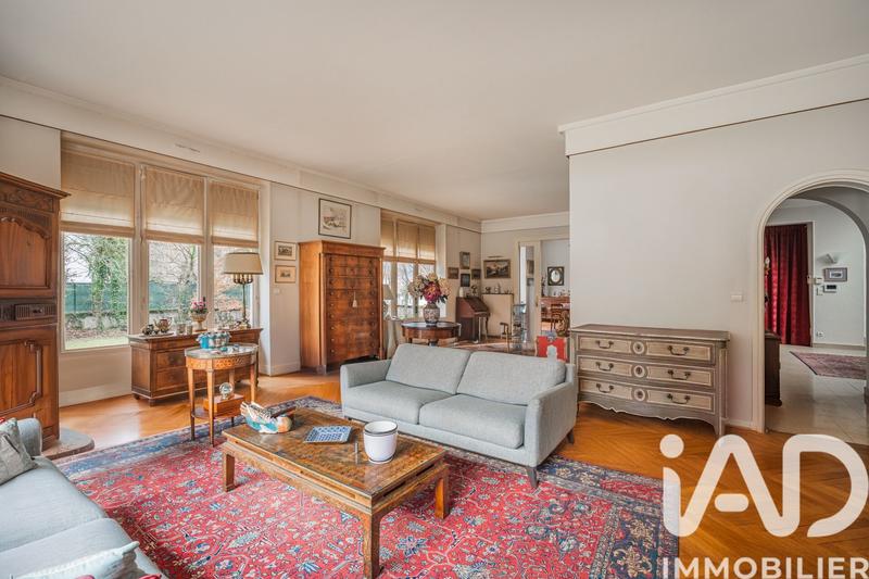 Maison - 369 m² - 9 pièces