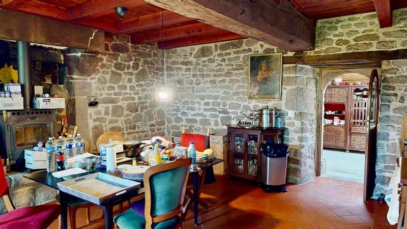 Maison - 247 m² - 7 pièces