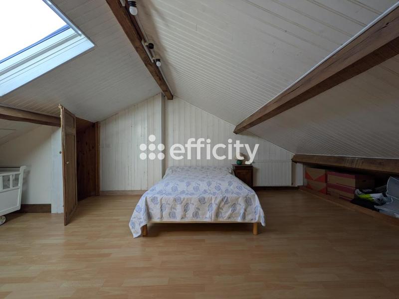 Maison - 374 m² - 10 pièces