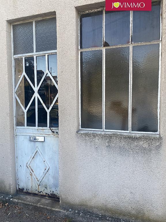 Magasins - 300 m² - 4 pièces