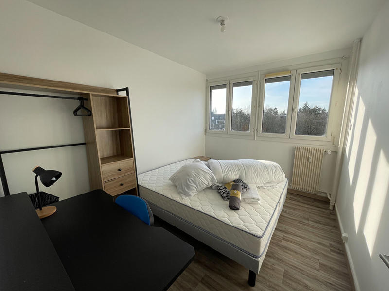 Appartement - 80 m² - 5 pièces