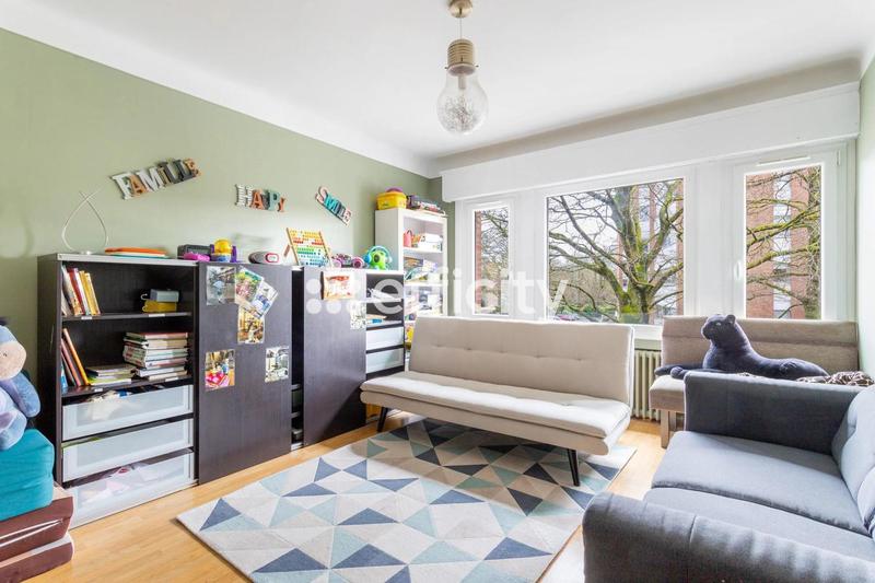 Maison - 200 m² - 7 pièces