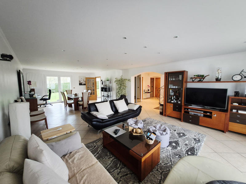 Maison - 198 m² - 6 pièces