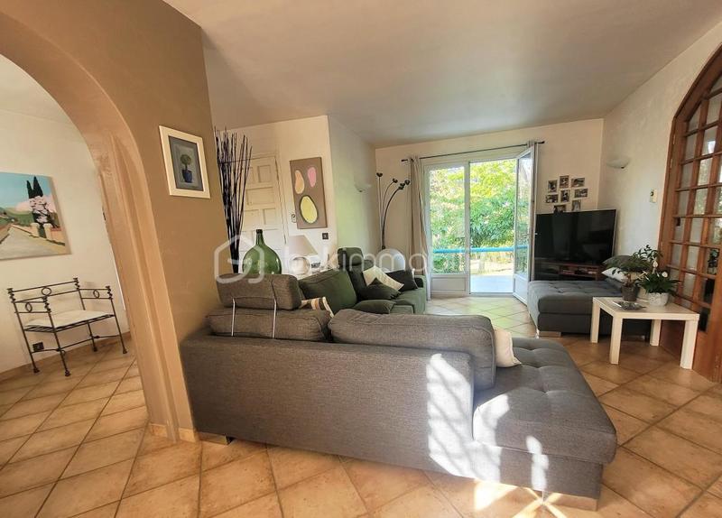 Villa - 243 m² - 11 pièces