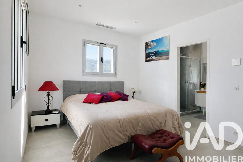 Maison - 166 m² - 10 pièces