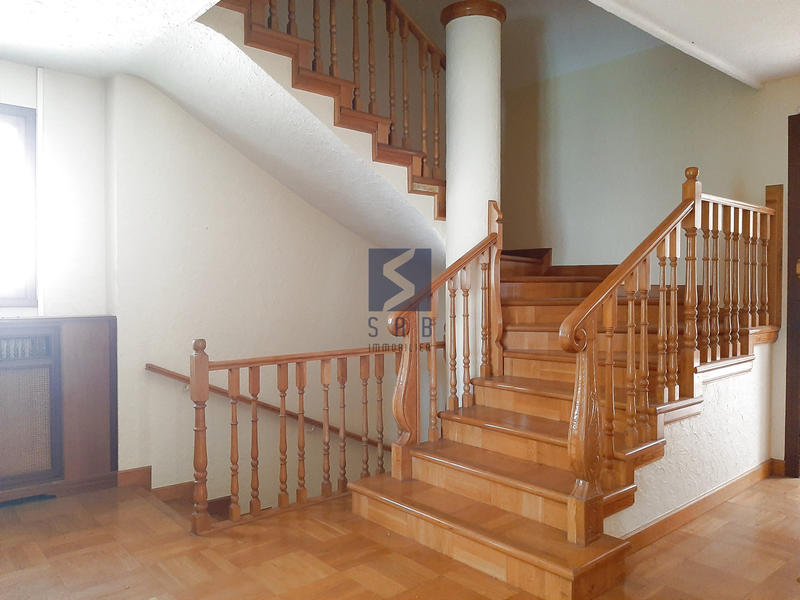 Maison - 493 m² - 12 pièces