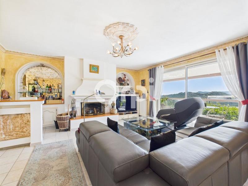 Maison - 200 m² - 5 pièces