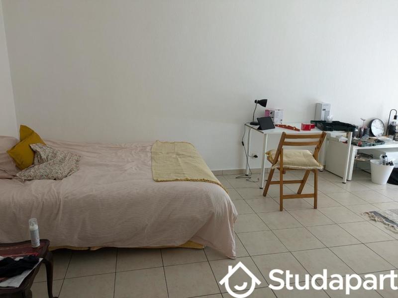 Chambre - 11 m² - 1 pièce