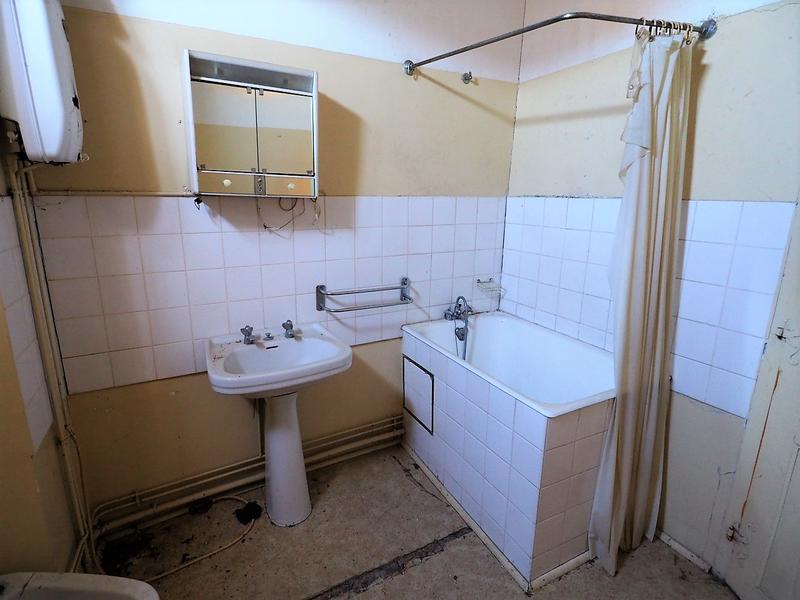 Maison - 300 m² - 10 pièces