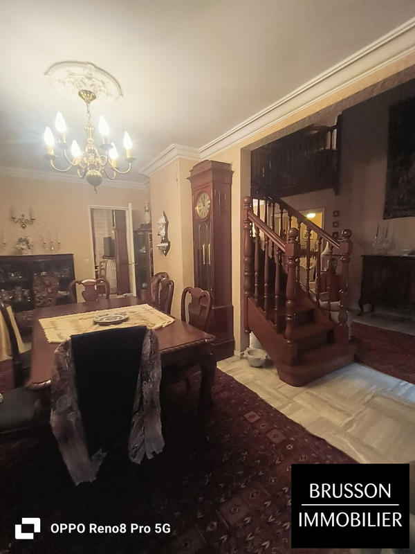 Villa - 256 m² - 6 pièces