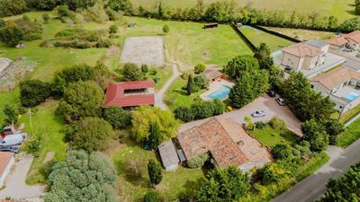 Maison - 300 m² - 11 pièces