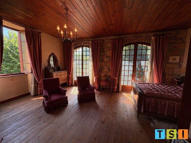 Maison bourgeoise - 384 m² - 6 pièces
