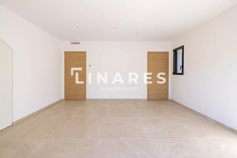 Maison - 234 m² - 7 pièces