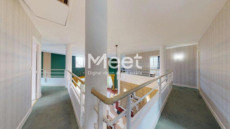 Maison d'architecte - 420 m² - 9 pièces