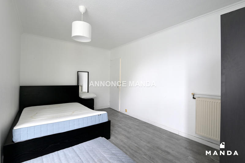 Chambre - 10 m² - 5 pièces