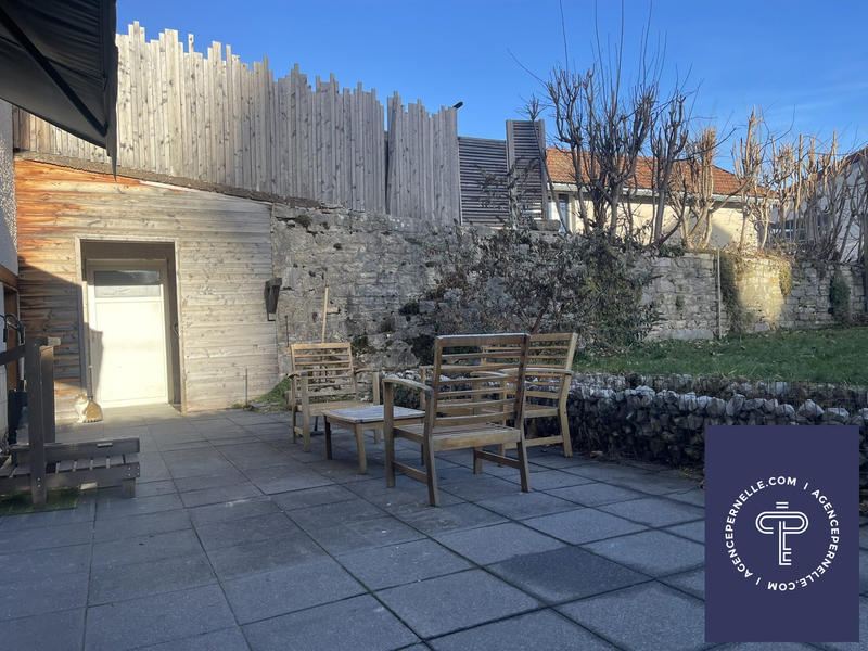 Appartement - 99 m² - 3 pièces