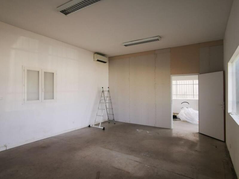 Bureau - 70 m² - 1 pièce