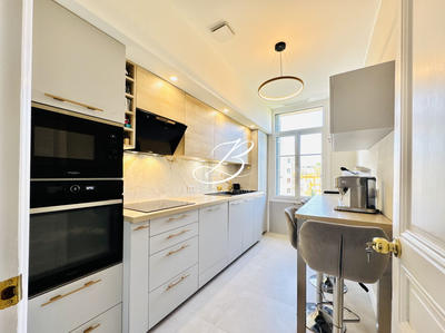 Appartement - 83 m² - 4 pièces