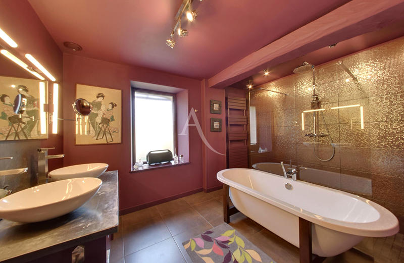 Maison - 207 m² - 6 pièces