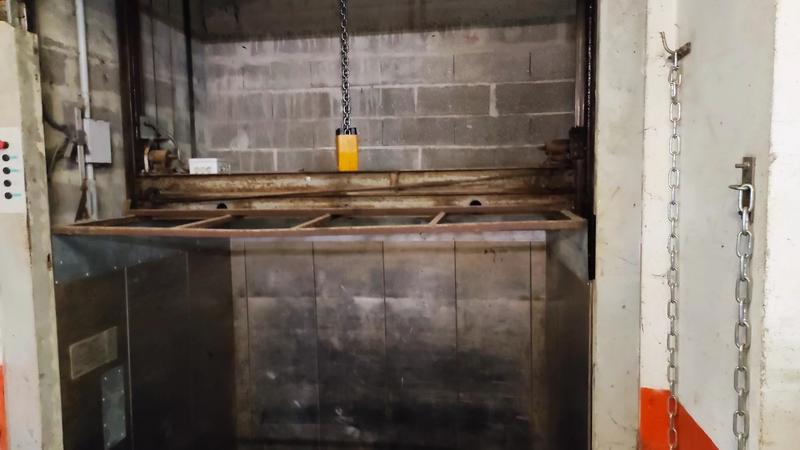 Entrepôt - 4 076 m² - 10 pièces