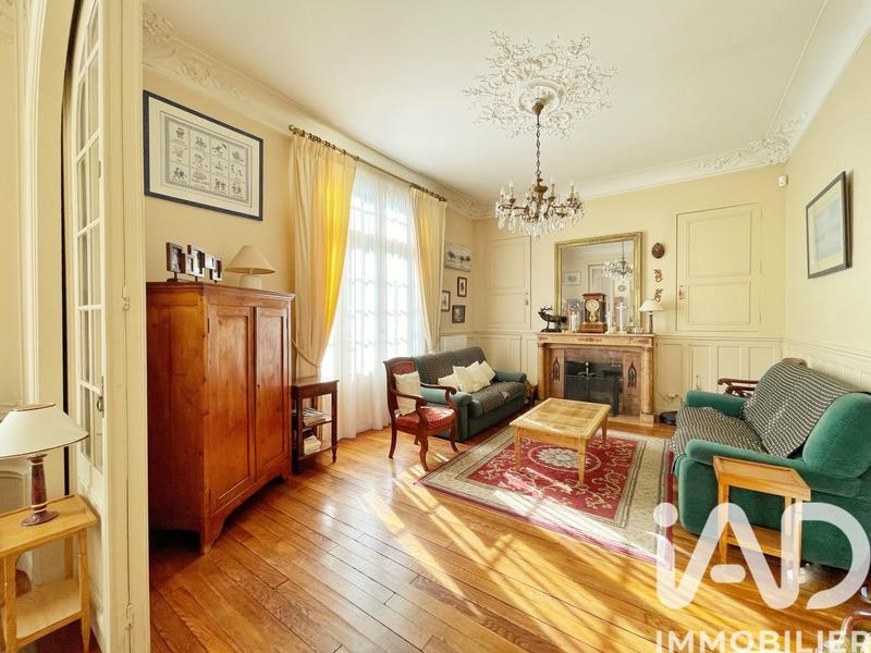 Maison - 194 m² - 8 pièces