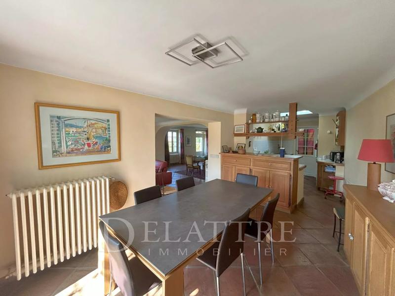 Villa - 250 m² - 9 pièces