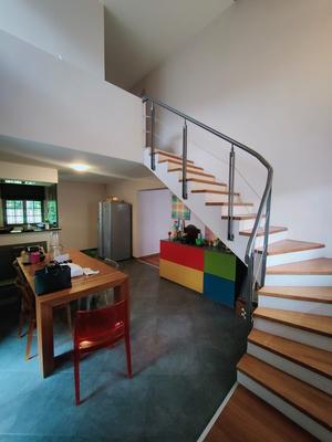 Maison traditionnelle - 199 m² - 7 pièces