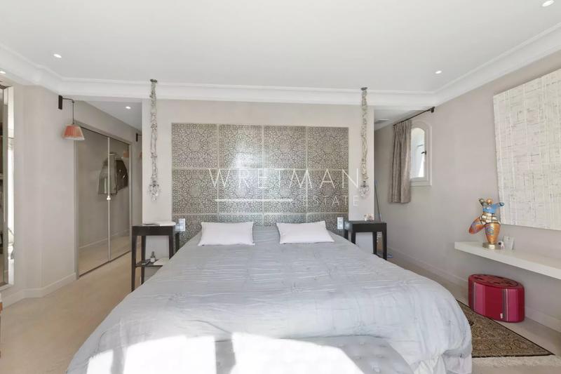 Maison - 472 m² - 10 pièces