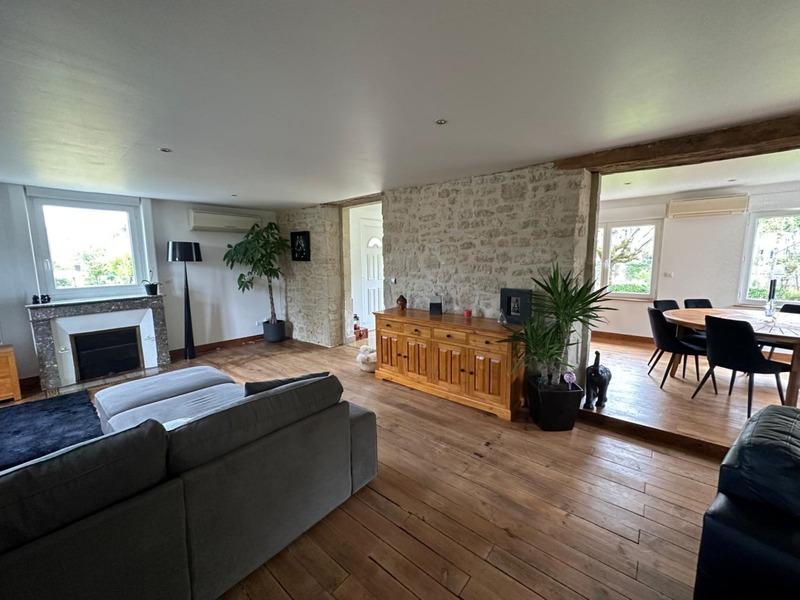 Propriété - 237 m² - 11 pièces