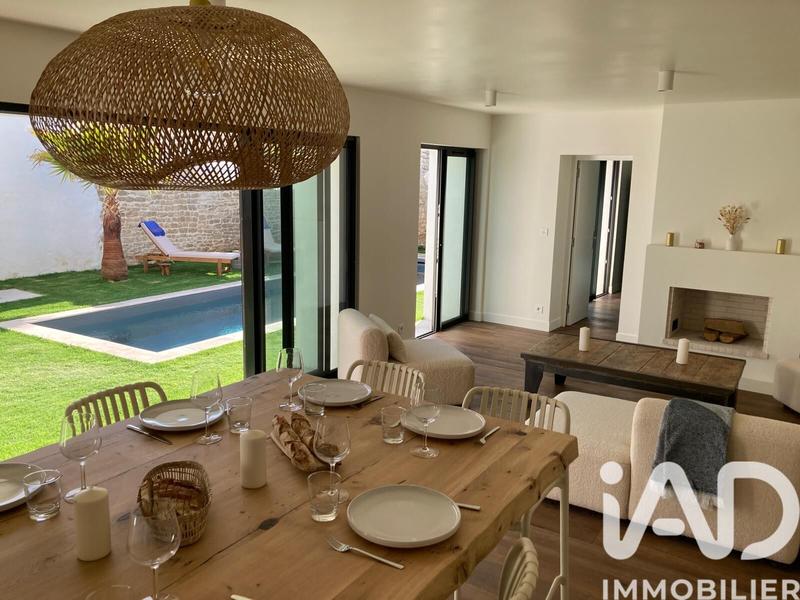 Maison - 230 m² - 7 pièces