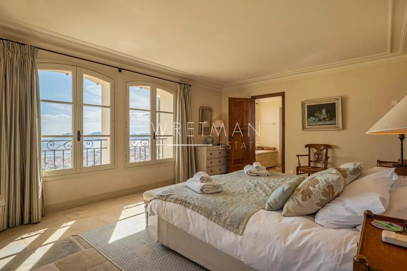 Maison - 185 m² - 7 pièces