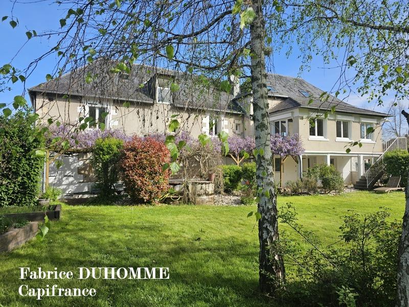 Propriété - 237 m² - 11 pièces