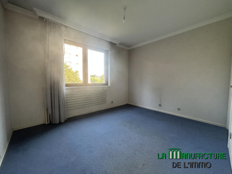 Appartement - 151 m² - 6 pièces