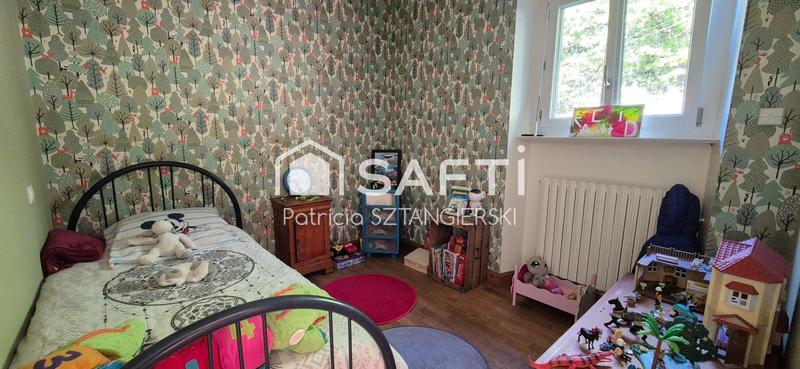 Maison - 205 m² - 10 pièces