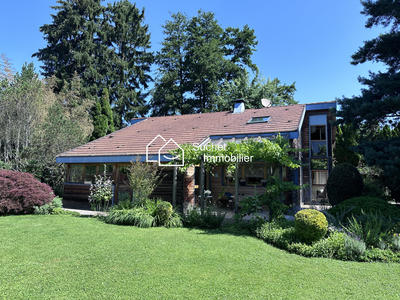 Maison - 200 m² - 9 pièces