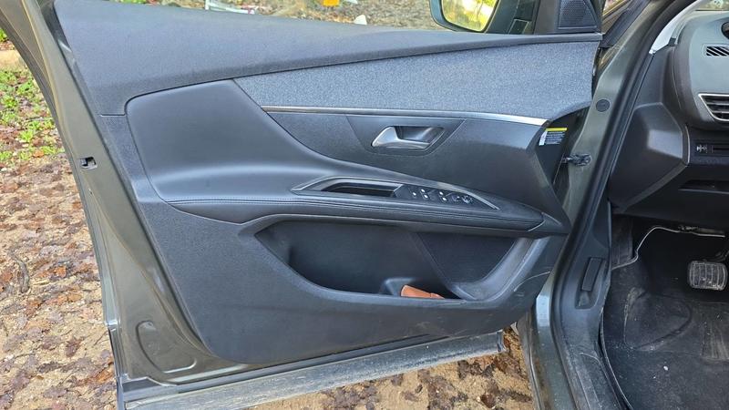 Peugeot 5008 1.6 BlueHDi 120 Eat6 Allure - Automatique