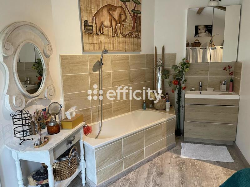 Maison - 201 m² - 7 pièces