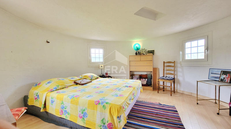 Maison - 270 m² - 8 pièces