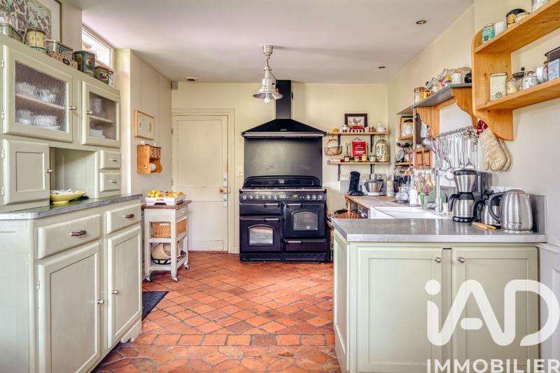 Maison - 441 m² - 12 pièces