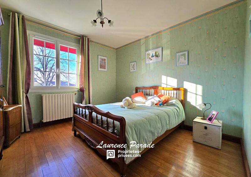 Maison - 227 m² - 7 pièces