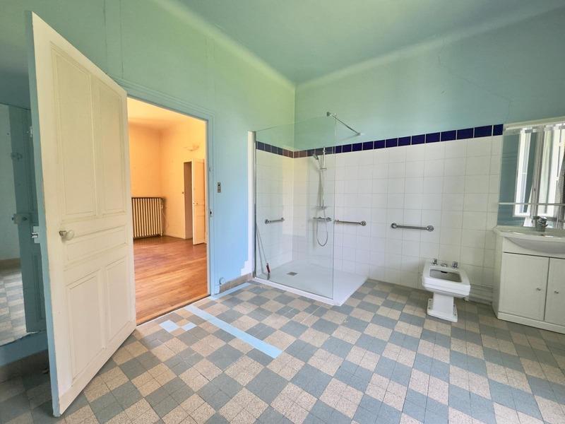 Maison - 198 m² - 8 pièces