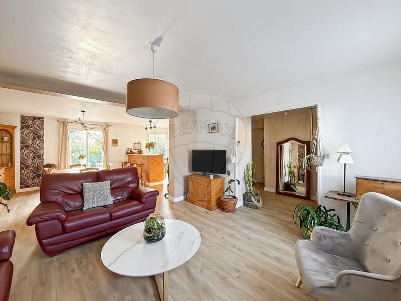 Maison - 97 m² - 5 pièces