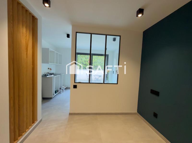 Maison - 345 m² - 9 pièces