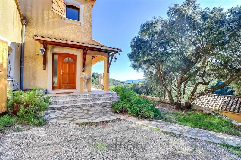 Maison - 250 m² - 9 pièces