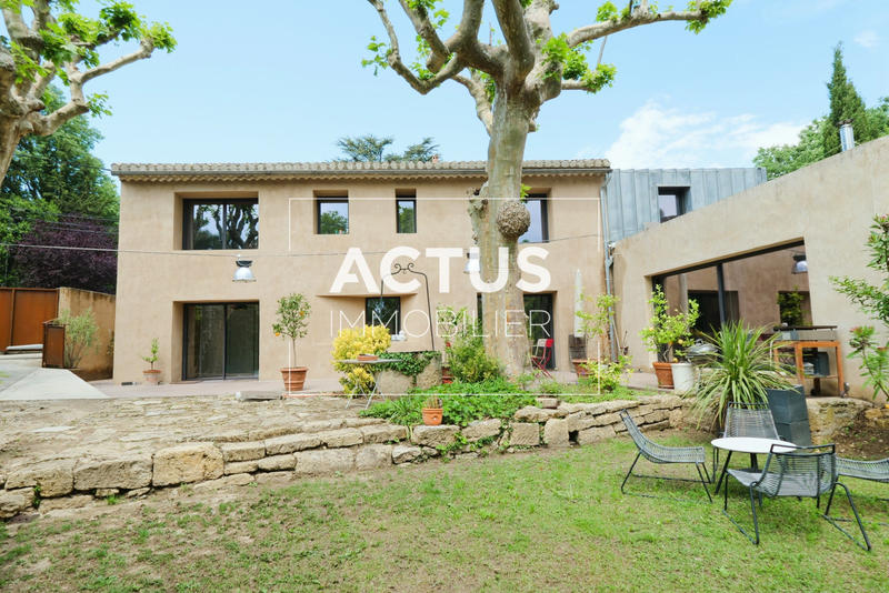 Maison - 182 m² - 6 pièces