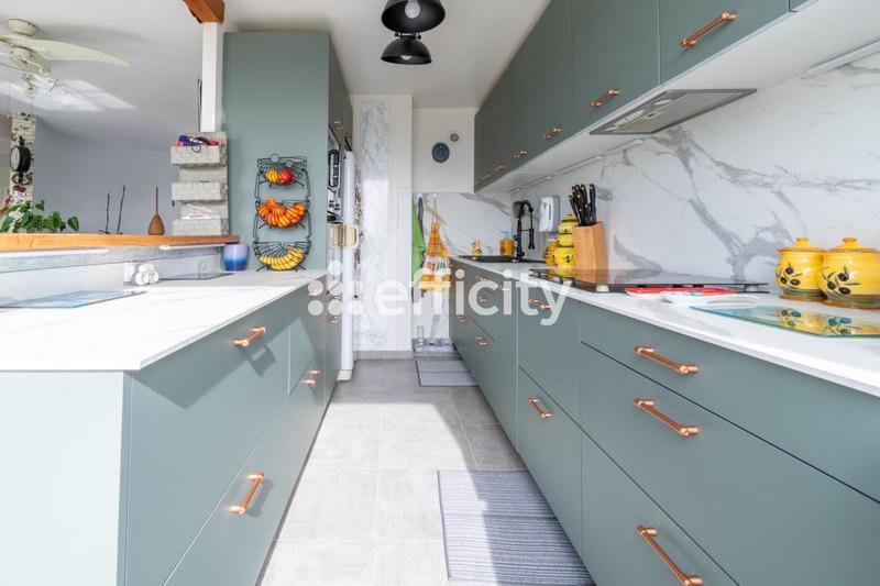 Appartement - 102 m² - 5 pièces